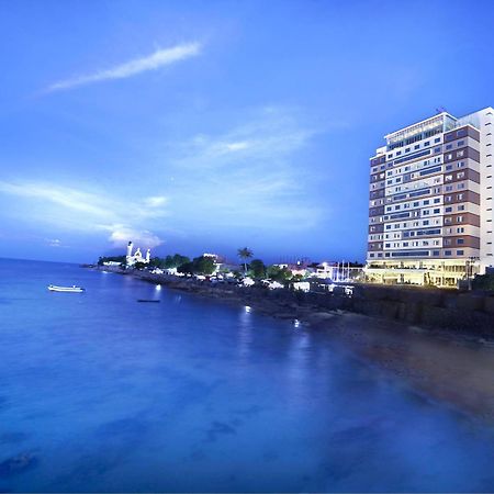 Aston Kupang Hotel & Convention Center Exteriör bild