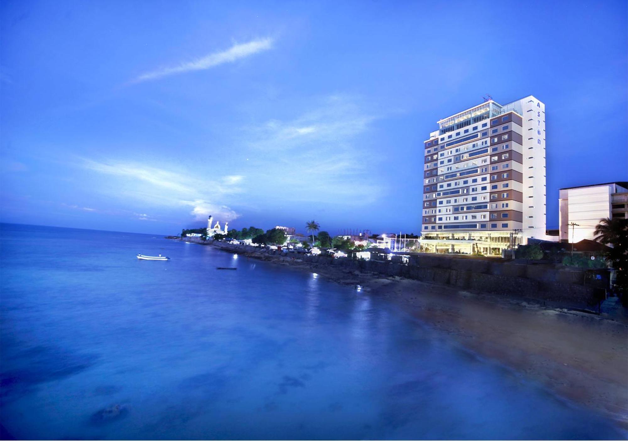 Aston Kupang Hotel & Convention Center Exteriör bild